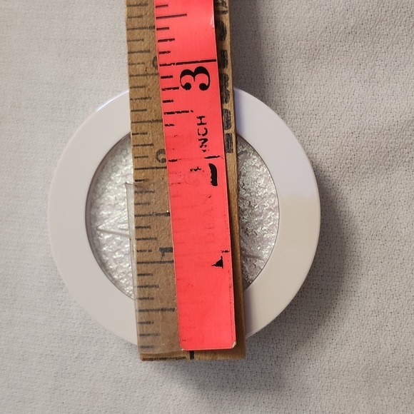 NIB Extreme Frost Highlighting Powder by Jeffree Star - Picture 12 of 16